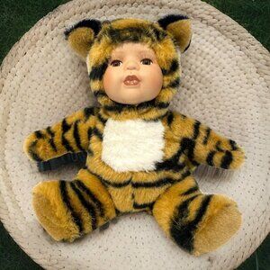 Show Stoppers Babes In The Wild Tiger TIGRE Plush Doll Porcelain Face Rare